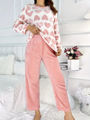 [Leve 2 Pague 1] Pijama Feminino Refúgio Quente (Aconchego total no frio) + BRINDE: 1 Pantufa Nuvem Antiaderente