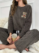[Leve 2 Pague 1] Pijama Feminino Ursinho Luma (Veludo Suave, calor por dentro) + BRINDE: 1 Pantufa Nuvem Antifrío