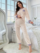 [Leve 2 Pague 1] Pijama Feminino Neve Macia (Conforto térmico e delicadeza) + BRINDE: 1 Pantufa Nuvem Antiaderente